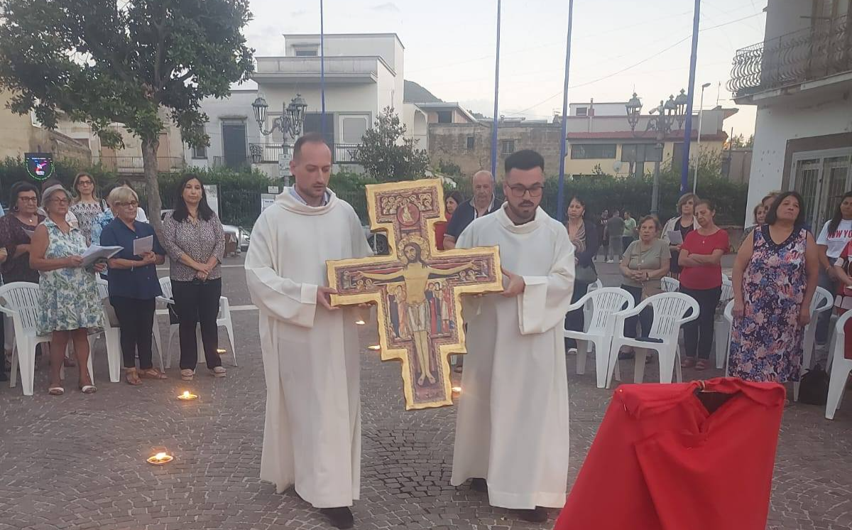 La Croce: aiuto contro ogni tentazione 