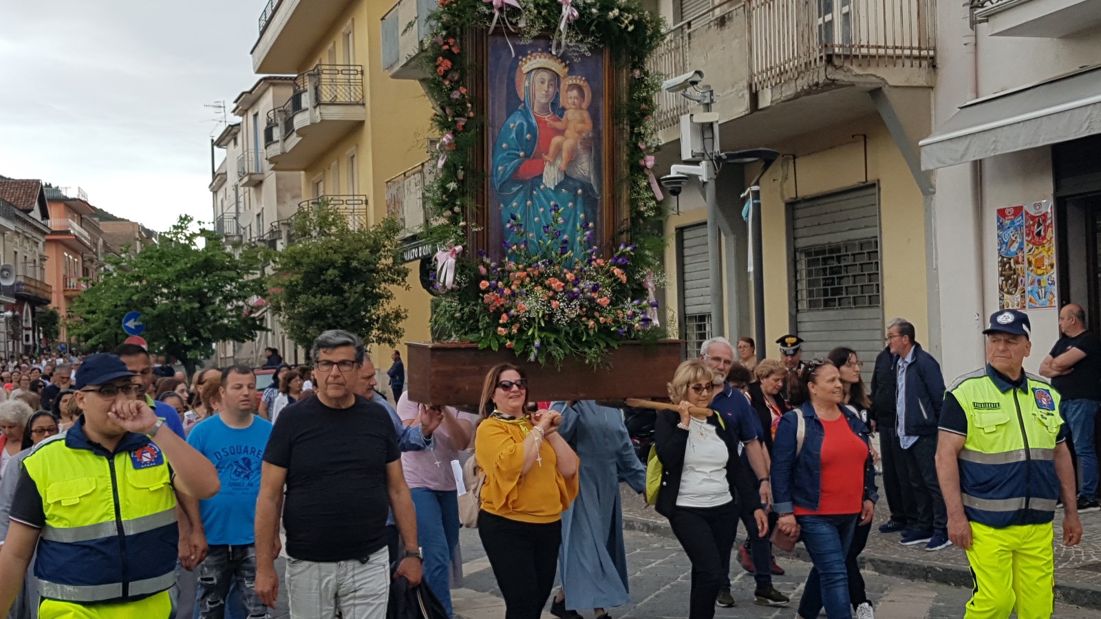 A Visciano una marcia del Rosario per la pace