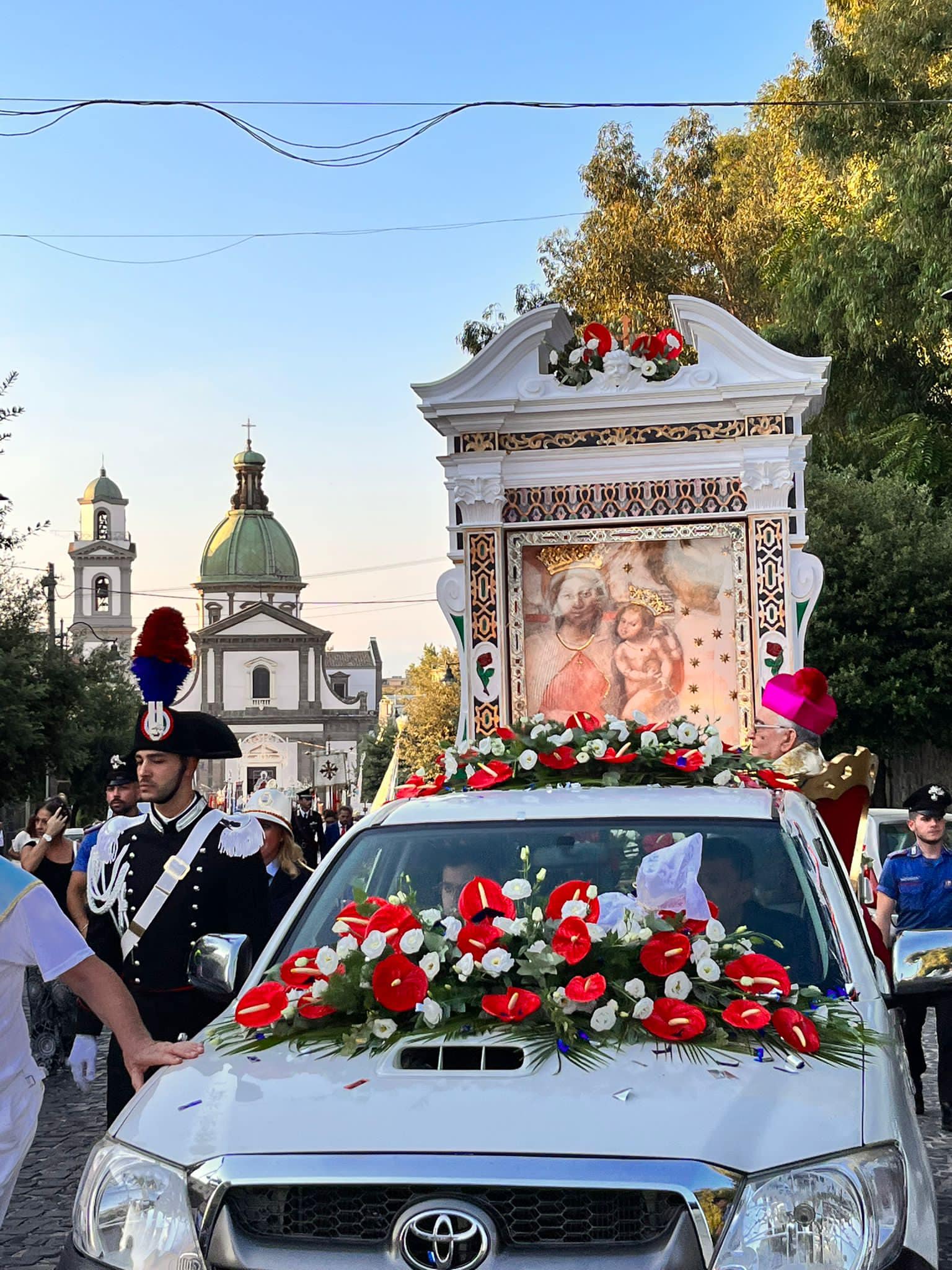 Sant'Anastasia in festa e in preghiera con la peregrinatio Mariae
