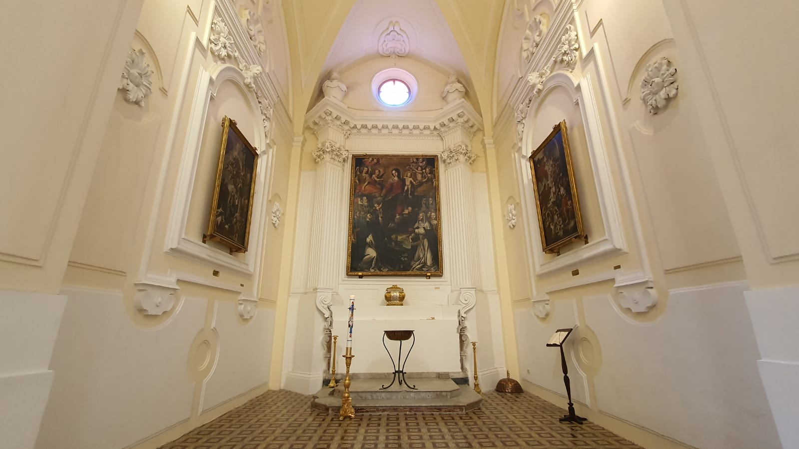 Celebrare e sperare abbracciati dall'arte