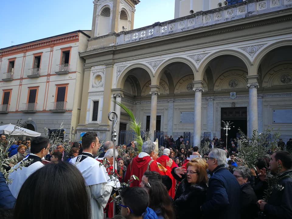 Con semplicità e pazienza testimoniamo l'amore di Cristo