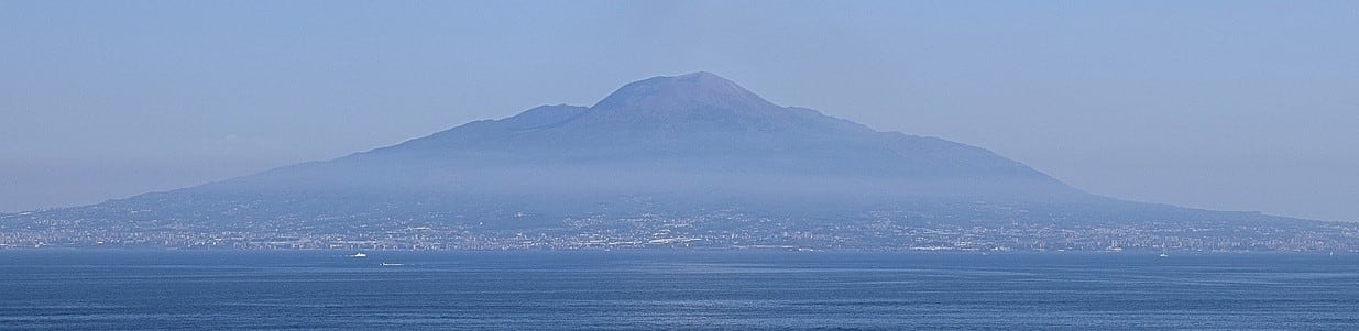 Roghi sul Vesuvio: un'aggressione criminale